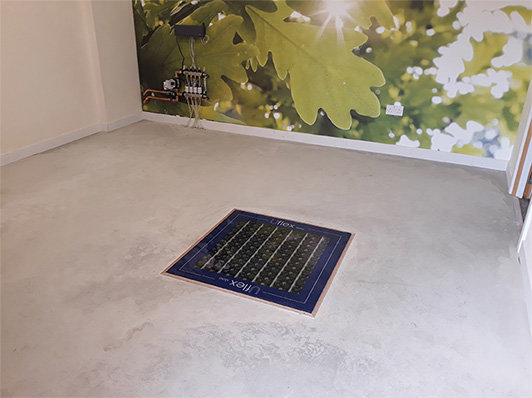 HLI Centre, Livingstone. Uflex mini floor display window