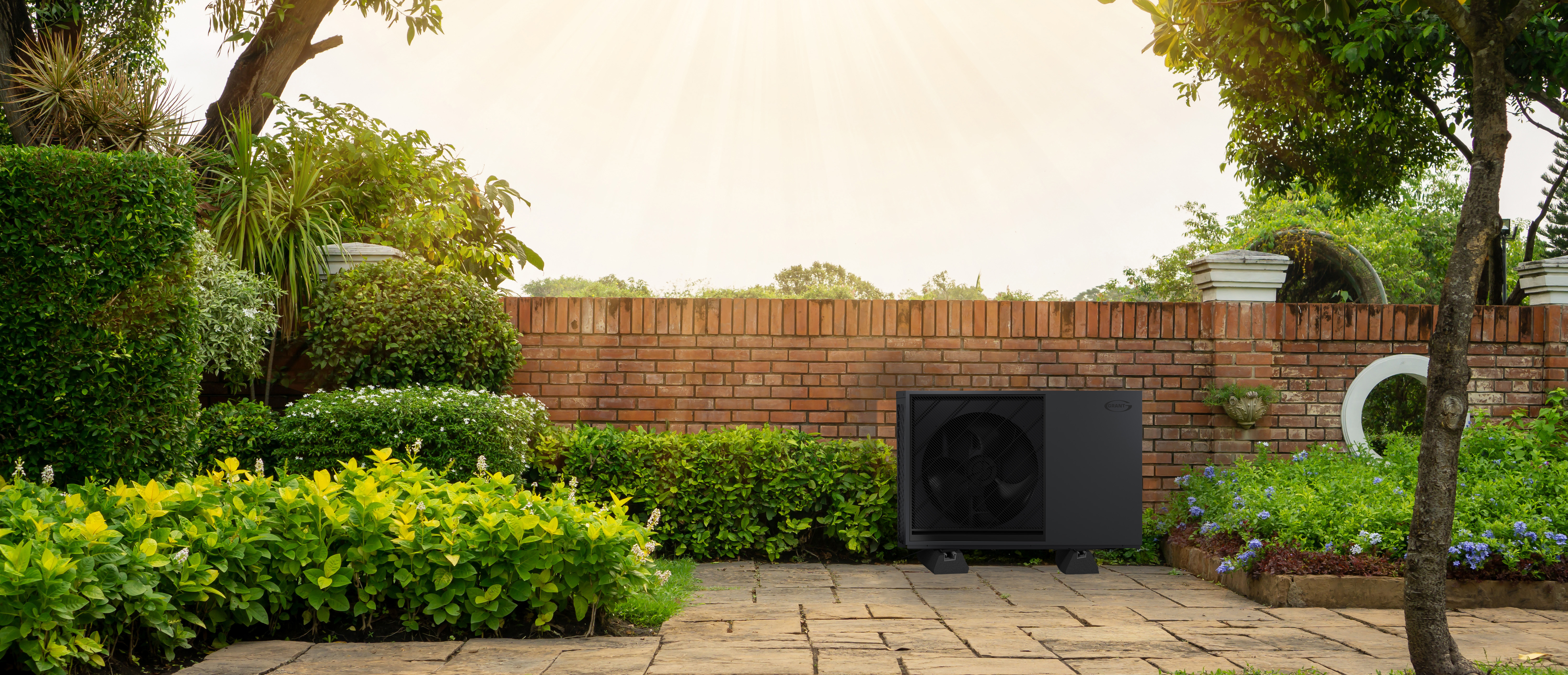 Aerona 290 6kW - front view in garden setting