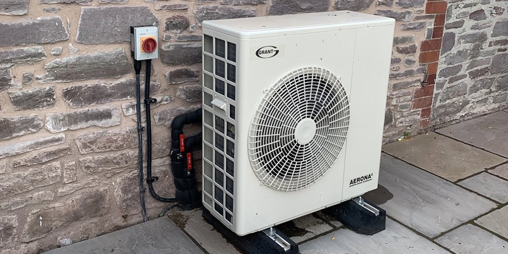 10kW Aerona³ air source heat pump installed at Brecon Barn Conversion