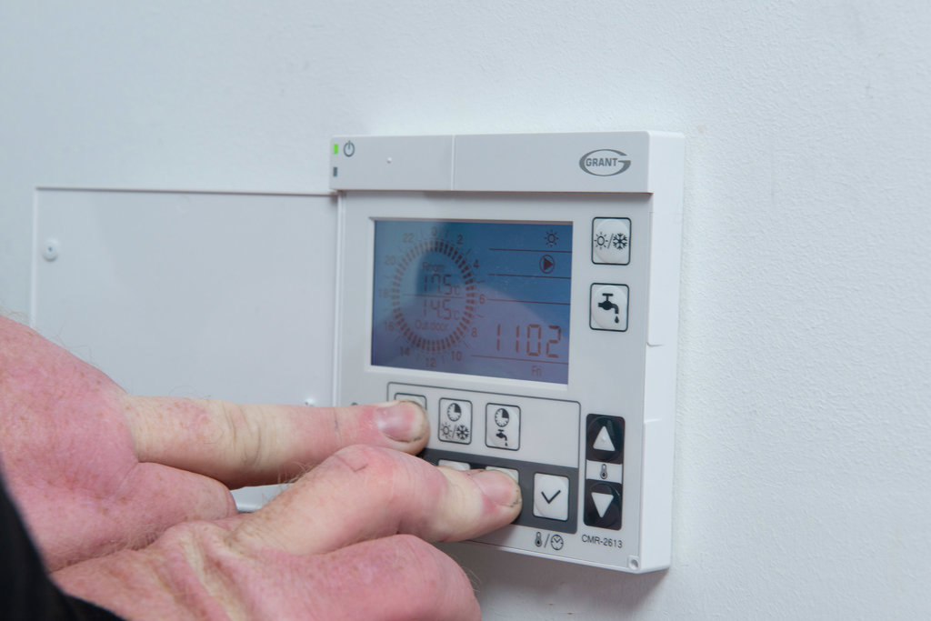 Installation features of Aerona Remote Controller