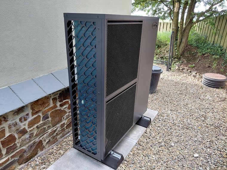 Aerona 290 heat pump modernises heating of Devon home
