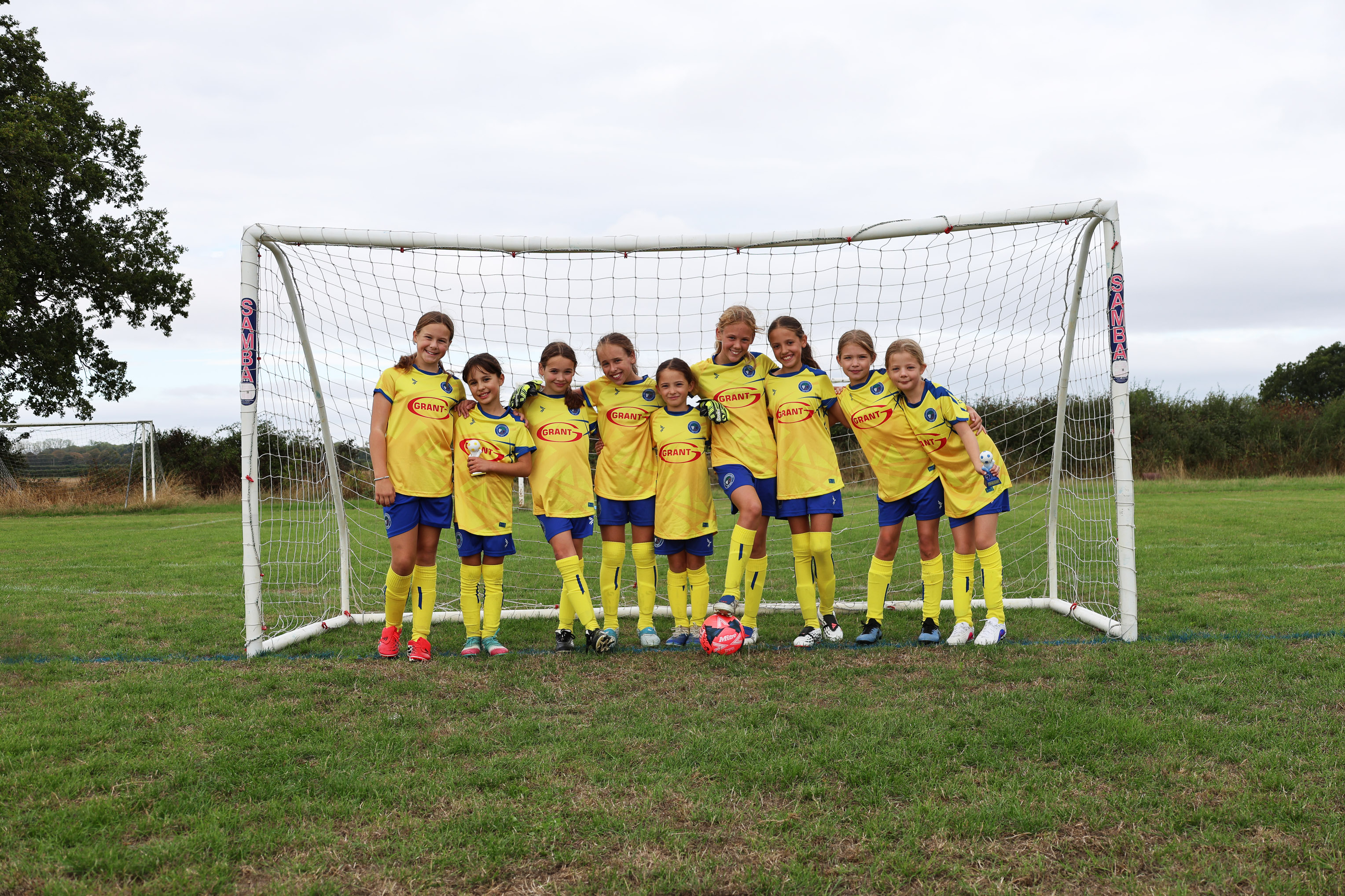 Grant UK supports FC Chippenham Youth Galaxy Girls grassroots football team