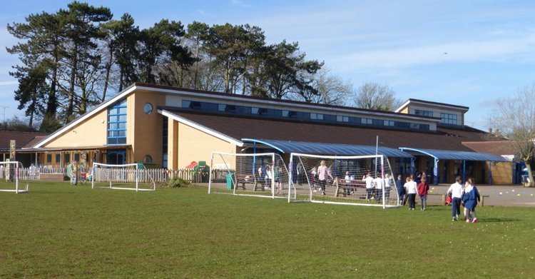 Grant UK donate interactive smart screen to local school